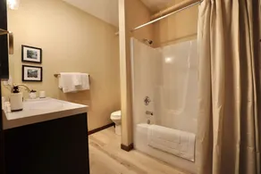 3 BDRM Modern Rustic Condo in Downtown Minocqua—Walk to Shops, Dining & Lake - Image 2