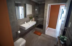 4 Dolphin Views La Mercy Luxury Beachfront Apartment with Private Swimming Pool - Image 2