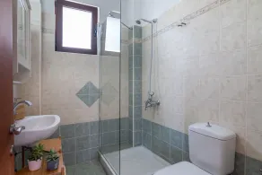 Studio avec jardin, piscine privée et terrasse - Image 2