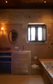 Pretty  seafront cottage in the center of Stoupa, minutes from the sandy beaches - Image 4