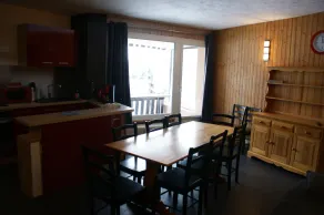 10-room apartment at the foot of the slopes, resort center - Image 4