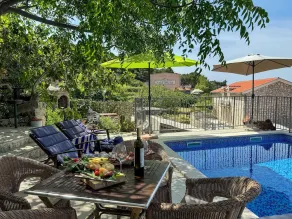 BILLIGE!Charmerende stenhus over Tučepi med pool, havudsigt, grill, wifi - Image 2