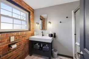 Stunning Property with loads of amenities. In ground pool, pet friendly, with photo opps galore! - Image 5