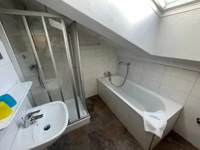 Apartment 'Geigerhaus 500 Jahre - Appartement C' with Mountain View, Shared Sauna & Wi-Fi - Image 4