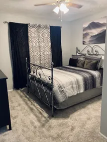 Entire Town Home - Image 4