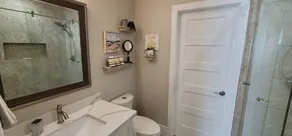Newly built Gorgeous Guest house with private entrance - Image 4