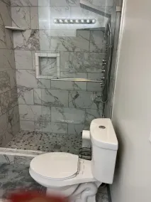 Lovely 2 bedroom rental unit with free parking - Image 5