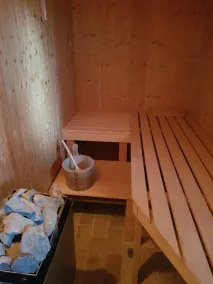 Casa sul tetto di paglia sul lago per un massimo di 8 persone con 4 camere da letto, camino, sauna, biliardo, cielo - Image 2
