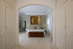 Bezauberndes, luxuriöses Einfamilienhaus mit Pool in Strand- und Golfnähe - Image 3