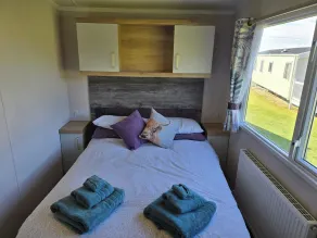3 Bed-Sleeps 8-Free Parking-5 Min to Beach - Image 5