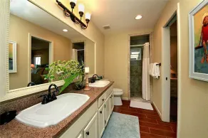 Snowbird Winter Specials Only 1 House til Beachfront, Front & Back Deck BBQ Grill - Image 2