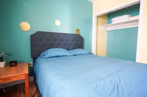 Brand new remodeled luxury apartment near park and marina! - Image 5