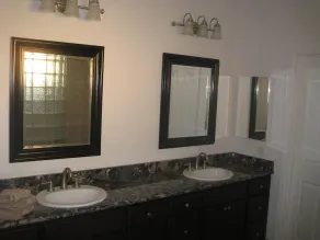 Disponible le 7 septembre et au-delà de 19 .. et au-delà. Custom River House avec accessoire de plage - Image 2
