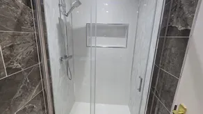 Central 1 Bed Apartment - Sleeps 2 with Wifi - Image 3