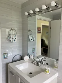 13 Quiet duplex by the beach, short walk to Falmouth Village, high-speed WiFi. - Image 3