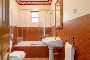 Camera 'Quarto Vermelho - Vista Cortile' con Piscina Condivisa, Wi-Fi e Aria Condizionata - Image 3