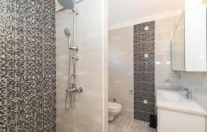 Three-Bedroom Holiday Home In Kastel Stari - Image 2