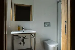 Valley House - Image 3