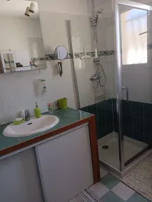 10km from Pont du Gard pretty villa in a quiet area with swimming pool - Image 3