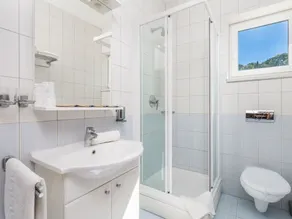 Lovely apartment for 4 guests with pool, A/C, WIFI, TV and terrace - Image 2