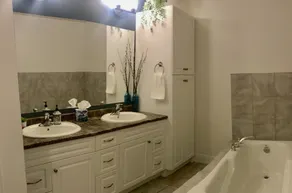 Right off Main Street, near delicious bakeries and more.10 minute walk to beach! - Image 3