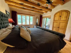Luxurious & Cozy Modern Adobe Home. Taos at it's finest. Welcome to Dos Alamos! - Image 4