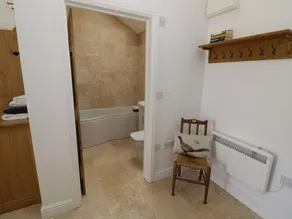 ASH BARN, pet friendly, luxury holiday cottage in Catesby - Image 2