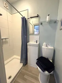 Silverdale Sunbeams, very spacious apartment walking distance to beach and town - Image 4