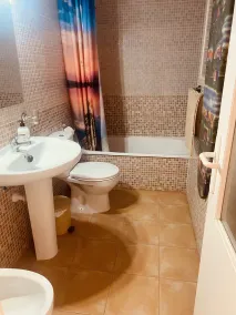 Spacious 3 bed/2 bath house, on a gated complex, Fibre Wifi. Two communal pools. - Image 3