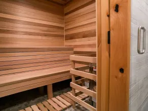 ⭐️ Luxe 6BR / 6BA Home Sleeps 18! Sauna + vapeur + bain à remous à 5 minutes des pistes de ski TD - Image 2