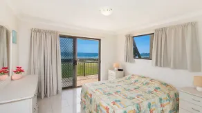 Bilinga Beach 4 - Absolute Beachfront - Image 3