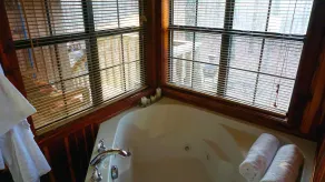 Couples Getaway Near Hot Springs-Jacuzzi and Hot Tub Overlooking Mountains! - Image 5