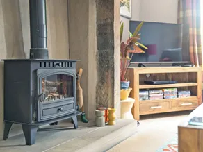 2 bedroom accommodation in Luddendenfoot, near Hebden Bridge - Image 2