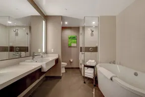Vdara Deluxe Room with Bellagio Fountain & Sphere Views! - Image 2