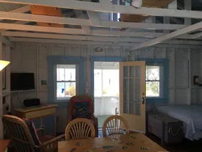 3 Waterfront Cottages- 4 units - Rent 1 or all 4 - Dock - 1 Block to Beach - Image 3