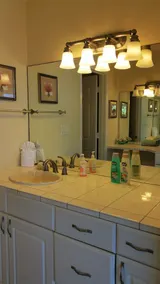 GREAT LOCATION, SPACIOUS DIRECT OCEANFRONT 2 BEDROOM CONDO - Image 5