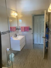 Villa, 4 camas, 3 banheiros, 1 minuto da praia de carro ou passeio de 10 minutos - Image 4