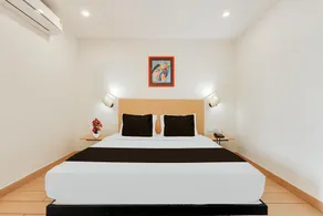 Deluxe With Twin Bed The Pallagio - Image 5