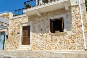 Traditional house with inner courtyard - AC - WIFI - 5min walk from beach - Image 5