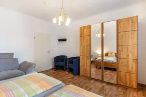 Appartamento 'Ferienwohnung Am Straussee' con terrazza privata e Wi-Fi - Image 5