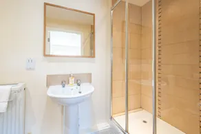 Apartment 11 - 1st Floor - 2 Bed - Sleeps 4 - Image 3