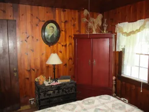 Gorgeous cabin stay near I-77, views, antiques, Wi-fi, wonderful experience for 2! - Image 4