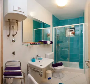 Villa Lucmar - swimming pool - Image 2