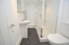 3 Hvide Damer, Stoke Fleming en smuk Coastal Village. - Image 2