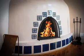 Amazing Railyard Location, Kiva Fireplace - Image 2