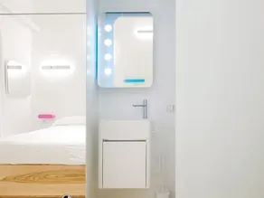 Smuk lejlighed i villa for 6 gæster med klimaanlæg, pool, TV og terrasse - Image 3