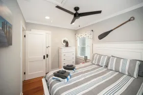 Sea Glass Beach House!  Large sand beach, dock and hot tub! Pets welcome! - Image 5