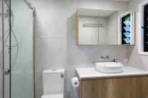 Large Family Beachhouse - Walk to Everything - Image 3