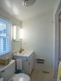 Waterfront Cottage on Beautiful, Crystal Clear Lake James - Image 2