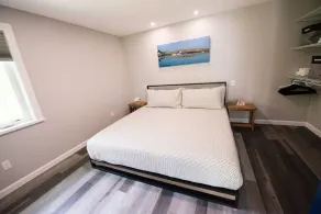 Stylish Treetop Loft with Balcony and Ocean Views - Image 2